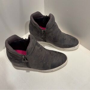 Sugar, platform shoes